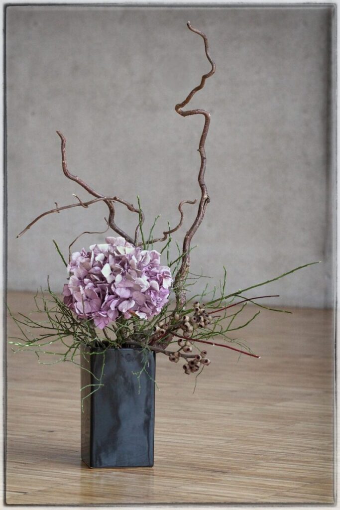 ikebana, beautiful flowers, flower, beauty, japan, plant, asian, floral art, nature, japanese, flower background, decoration, material, art, quiet, naturally, flower wallpaper, peace, silence, flower vase